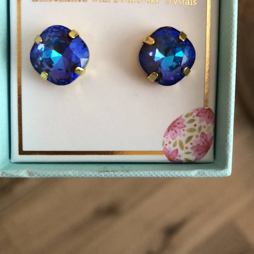 Burgundy AB + Gold Cushion Cut Crystal Earrings - Picture 4 of 13